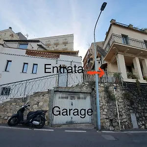  Holiday home Adamas Domus